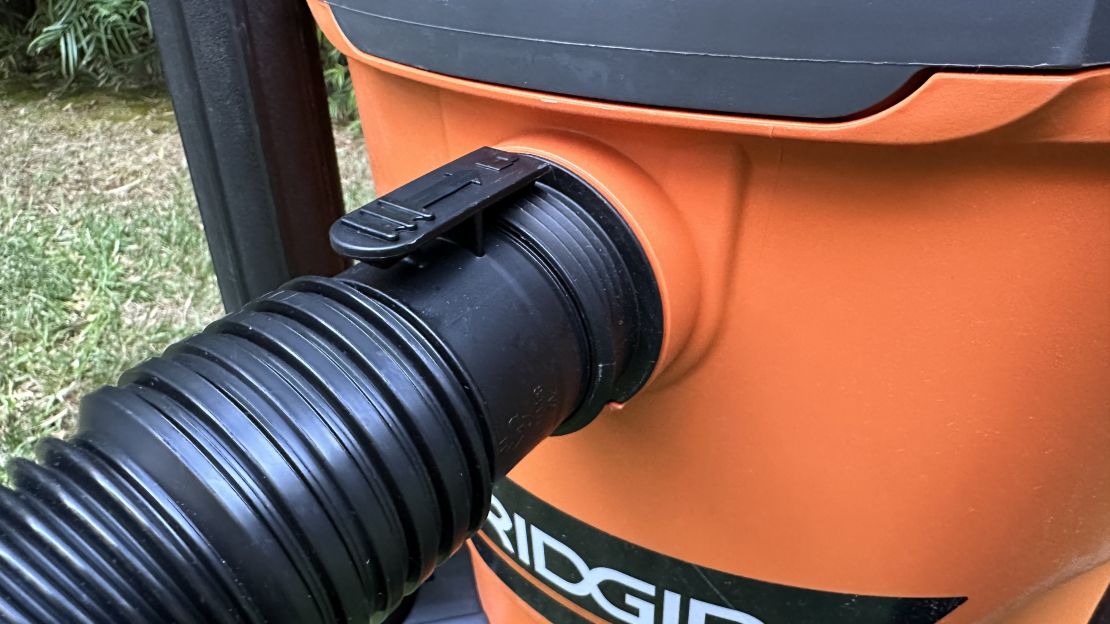 We appreciated the Ridgid’s high-quality, secure hose attachment system.