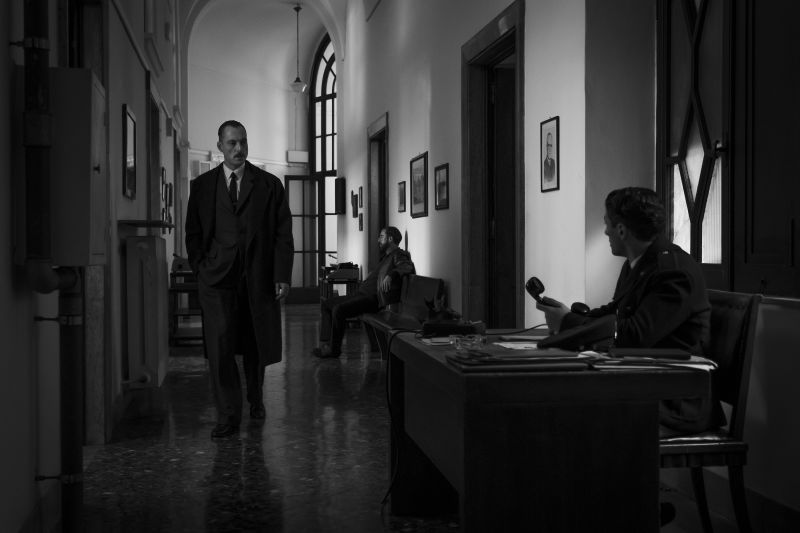 Maurizio Lombardi as Inspector Ravini in