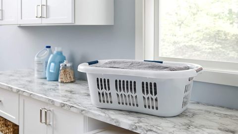 Rubbermaid Standard Hip Hugger Laundry Basket