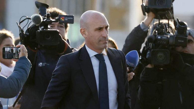 Luis Rubiales entra en el juzgado en Madrid, España, el martes.