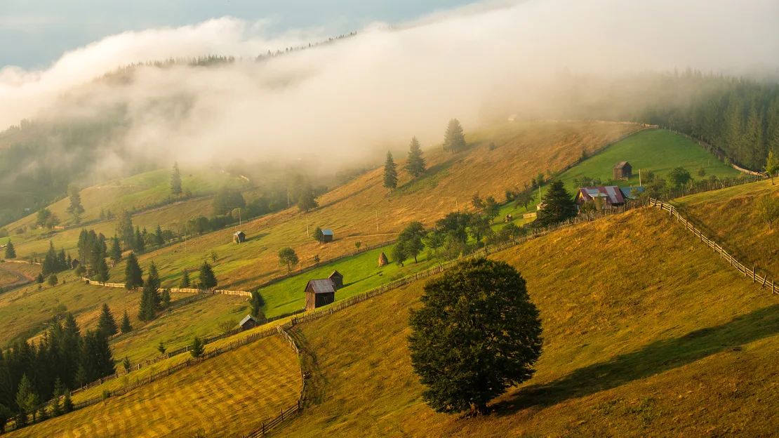 La Vía Transilvánica atraviesa paisajes rurales rumanos que parecen congelados en el tiempo.