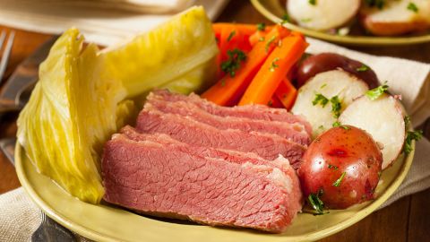rx_getty-corned-beef-and-cabbage_s4x3.jpg