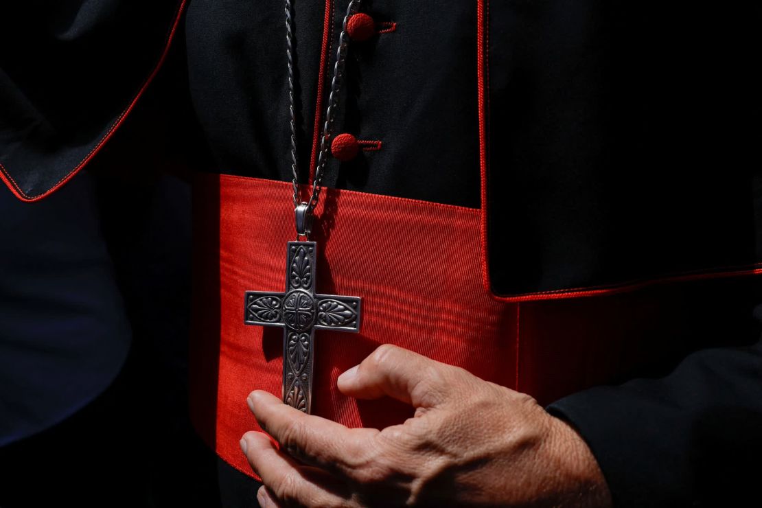 El cardenal Jean-Paul Vesco, arzobispo de Argel, Argelia, llega a Roma el martes.