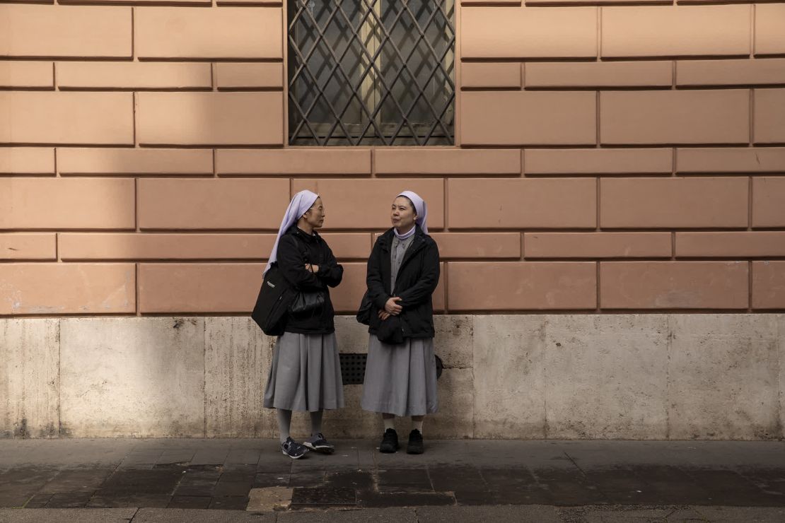 Monjas de todo el mundo han venido al Vaticano para presenciar el cónclave.
