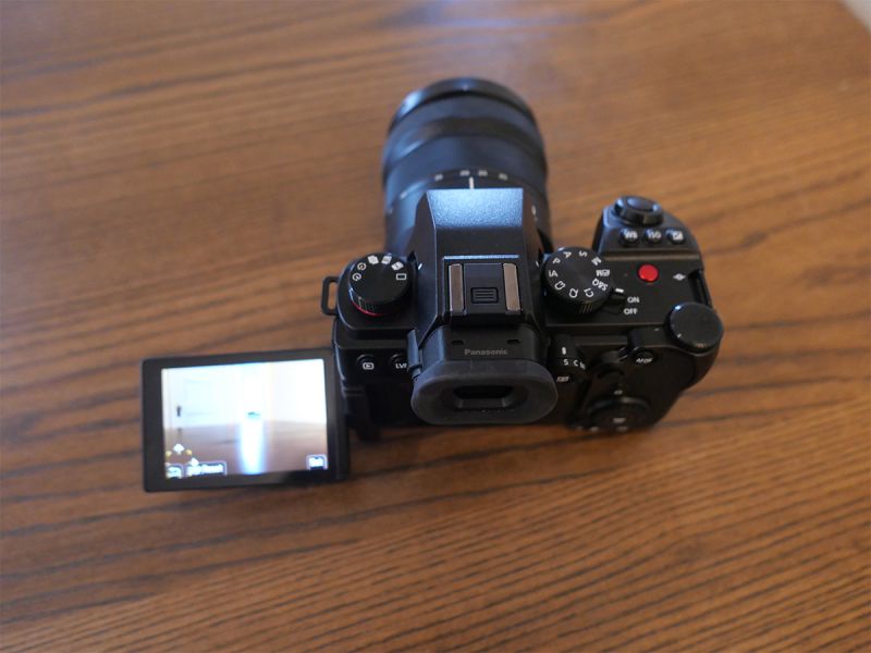 Flash Speedlite Avec écran LCD - Compatible Panasonic Lumix S5 II, Canon, Nikon, Sony, Etc. - Numéro Guide 35m - Tête Pivotante 270°/90° - Alimentation 4xAA