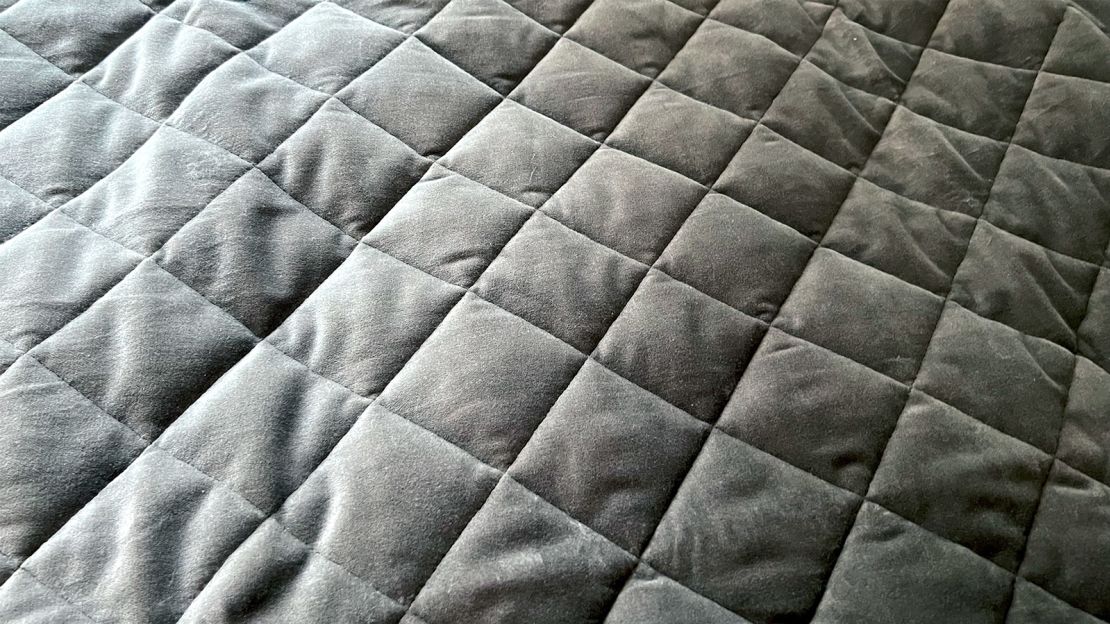 saatva-weighted-blanket-texture-fabric