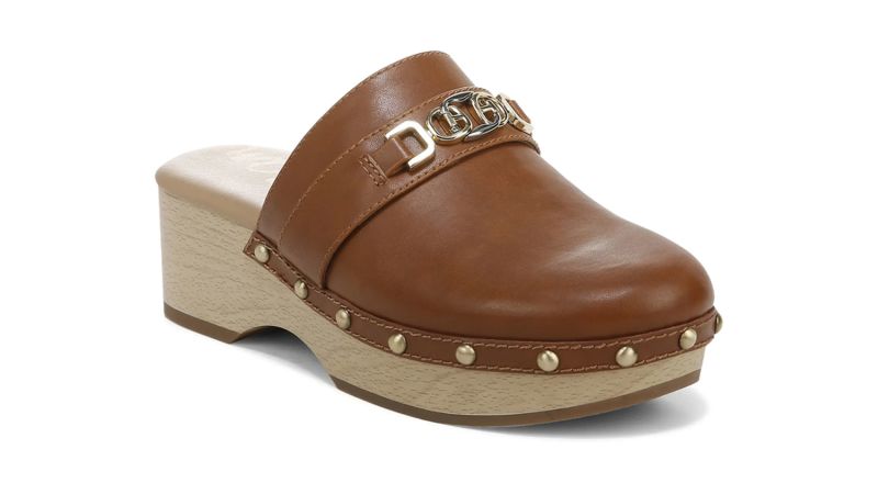 Comfortable hot sale clog shoes