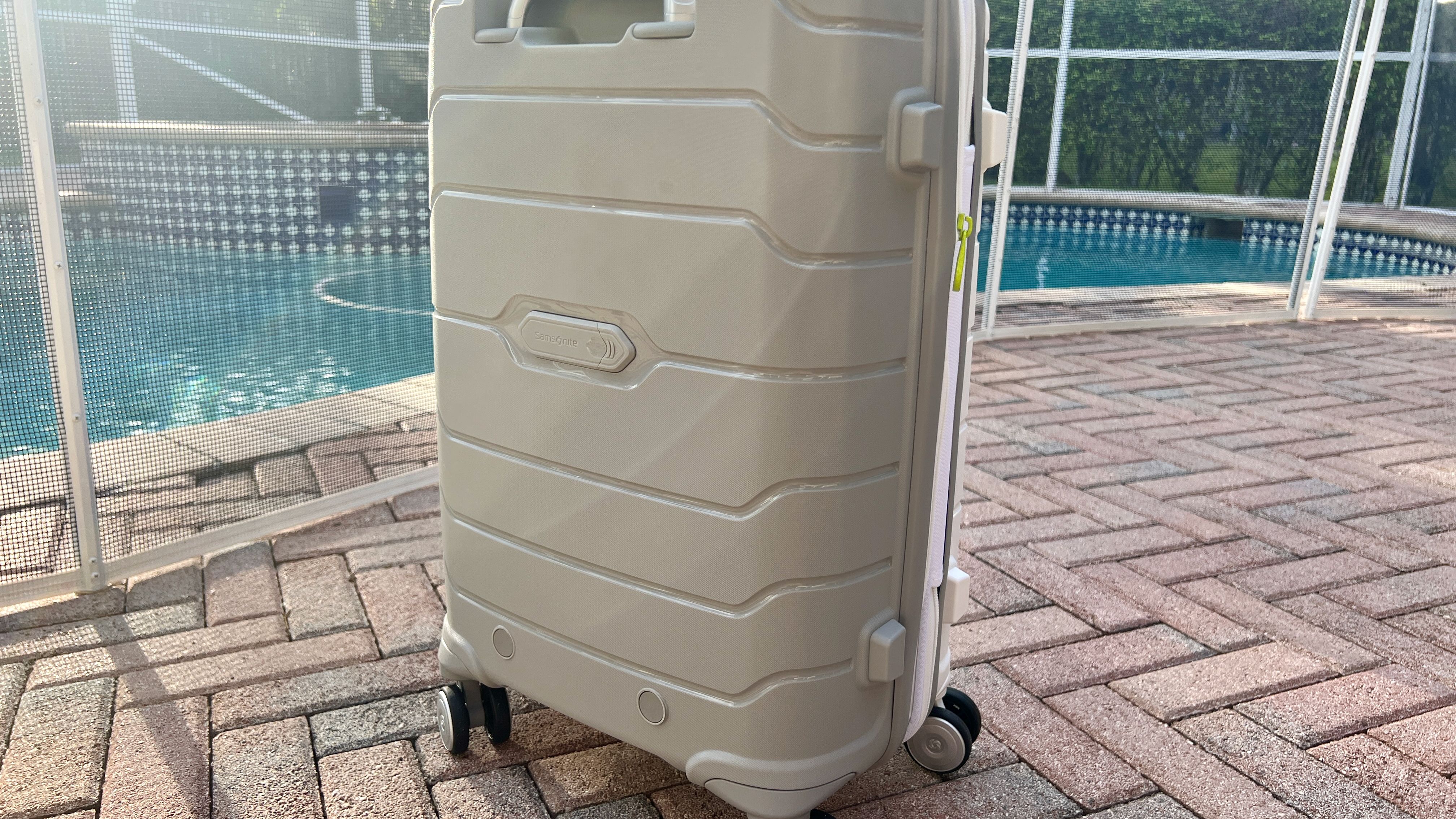 Samsonite cheap freeform white