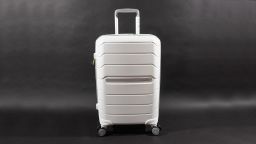 A photo of the front of the Samsonite Freeform Spinner Carry-On