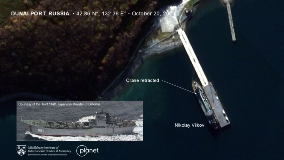 El 20 de octubre, la grúa se retira del buque de desembarco ruso en el puerto de Dunai y parece que se ha completado el probable traslado de soldados norcoreanos.