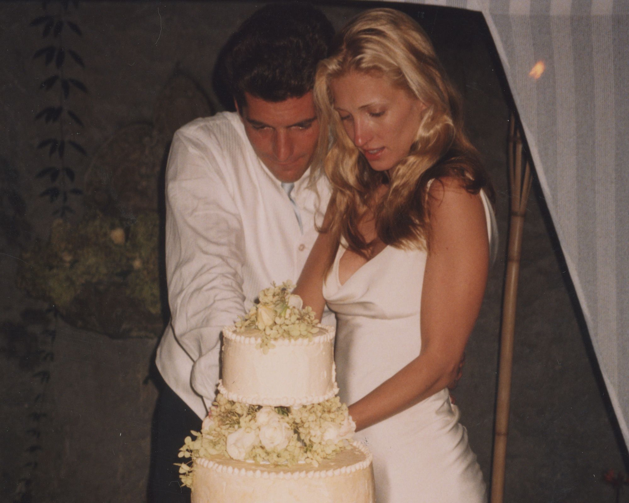 Why Carolyn Bessette-Kennedy's simple wedding gown changed bridal dress  codes forever | CNN