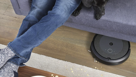 iRobot i415020 Roomba i4 (4150) Wi-Fi connected robot vacuum cleaner
