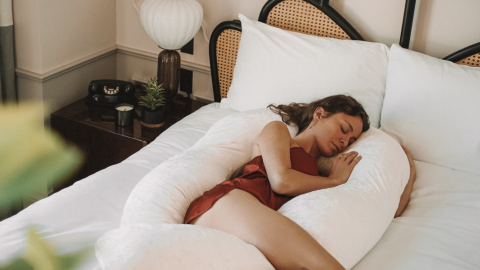 yana sleep body pillow