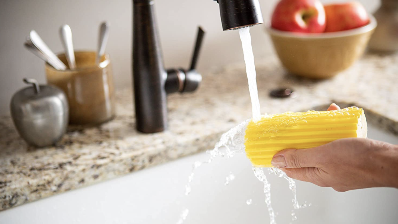 scrub daddy damp duster