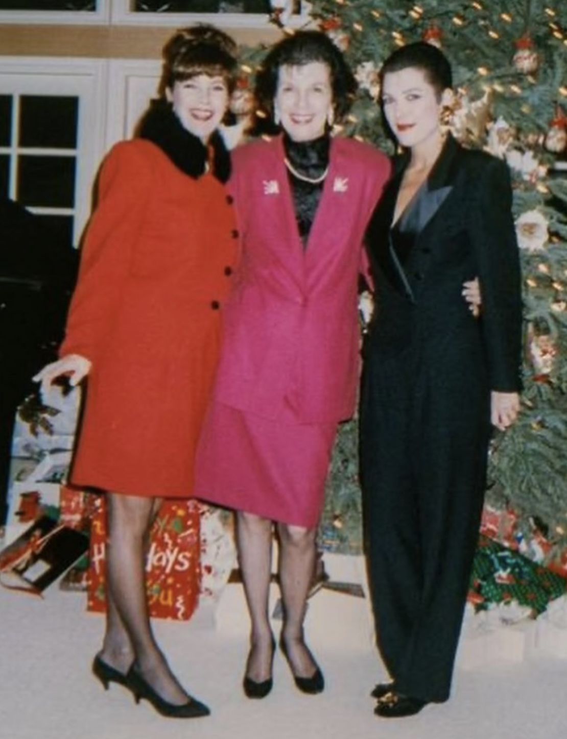 Karen Houghton (left) and Kris Jenner (right) with their mom, Mary Jo Campbell.