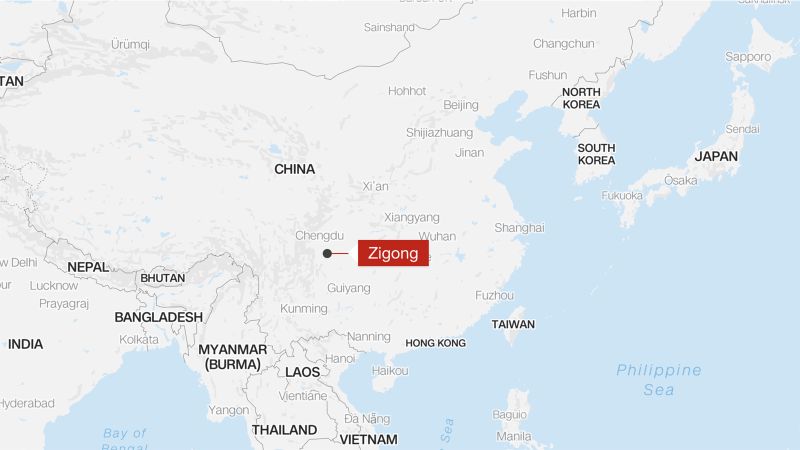 6 dead and others trapped after fire breaks out in China shopping mall | CNN