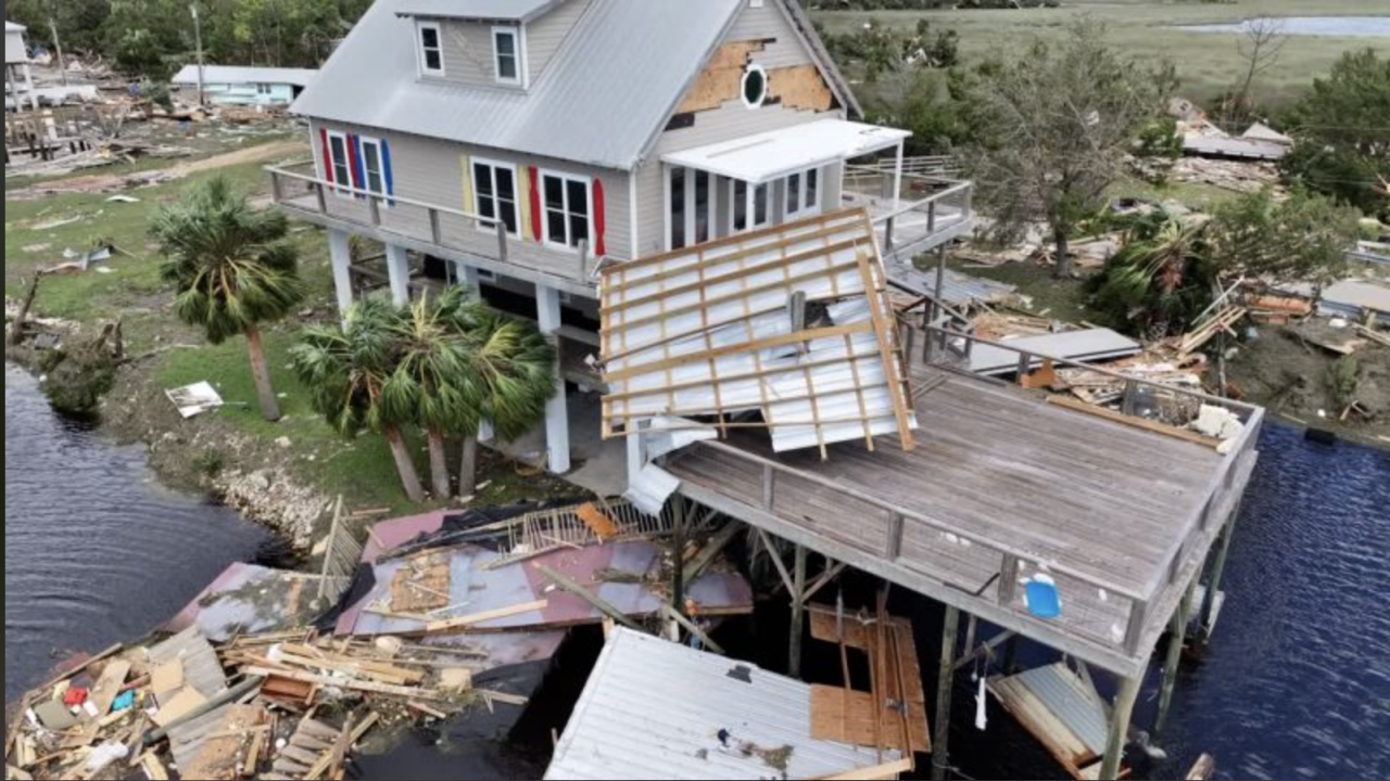 Así lucen algunas casas en Florida, tras el paso del huracán Helene y diversas inundaciones | Foto: CNN   