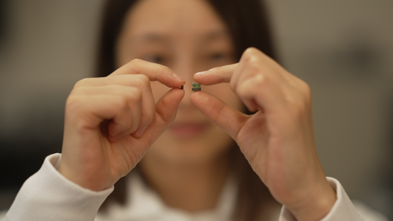 This tiny robot spins blood clots away