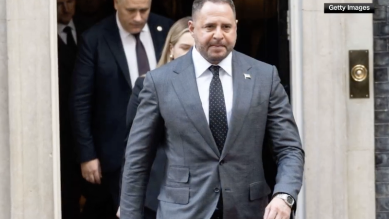 Zelensky weakened? Yermak’s departure leaves questions about Ukraine’s leadership