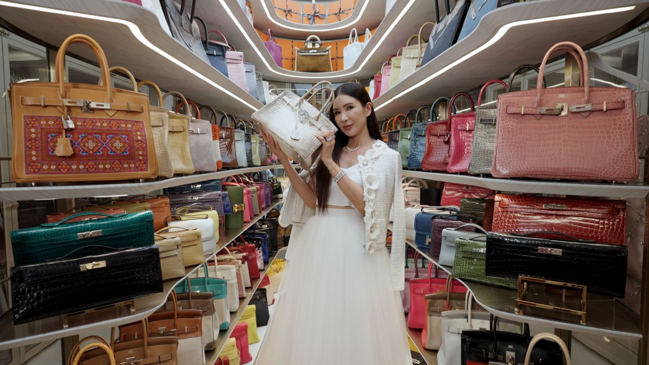 Seasons Digital Pkg - Jamie Chua's Birkins.00_03_08_09.Still003.jpg