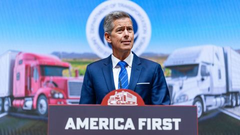 Sean Duffy, secretario de Transporte de EE.UU., durante una conferencia de prensa en Washington el martes 26 de agosto de 2025.
