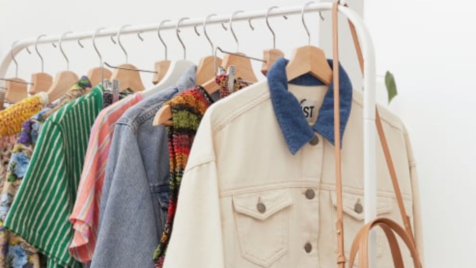 Thredup Review: Secondhand Clothes for Travel