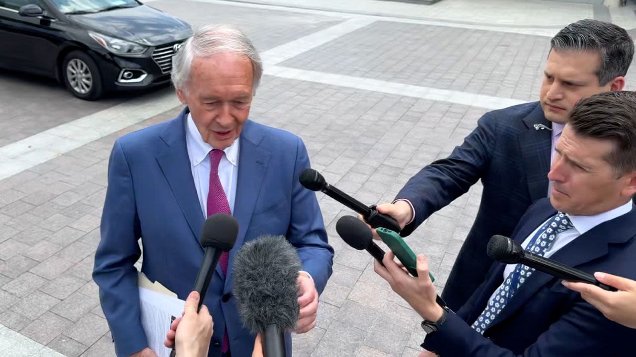 El senador Ed Markey comparte su reacción al anuncio de un nuevo Papa el jueves