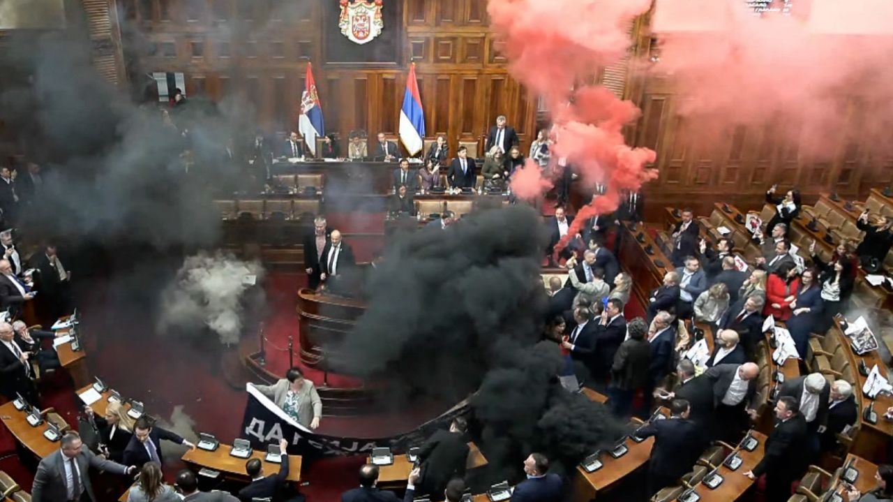 Video shows protesters tossing smoke granades, tear gas in Serbia’s ...