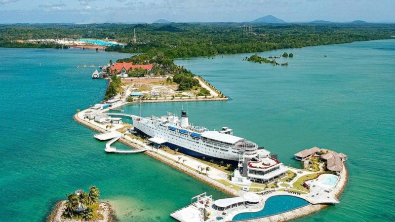 Doulos Phos: He bought the world’s oldest passenger ship — and spent  million turning it into a hotel