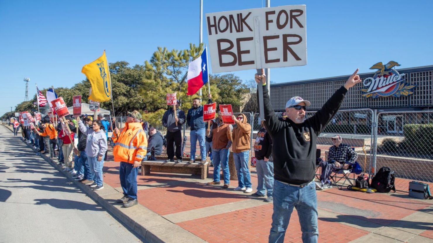 Picket lines seen Monday at the Molson Coors brewery in Fort Worth, Texas.