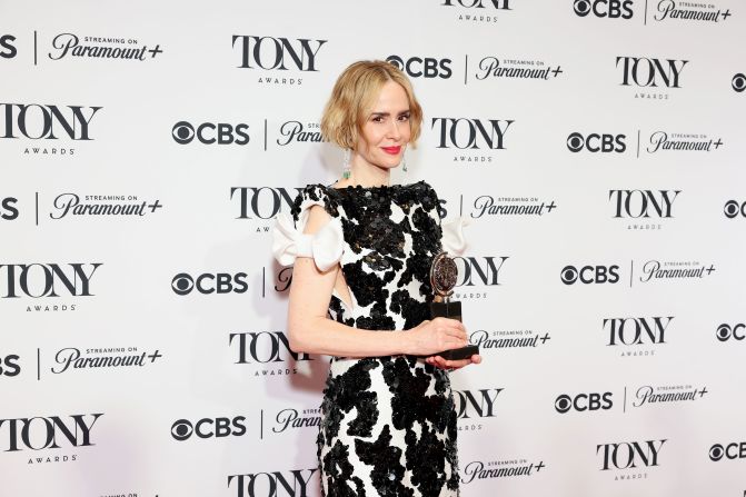 Sarah Paulson poses after winning the award for best leading actress in a play for her role in "Appropriate."