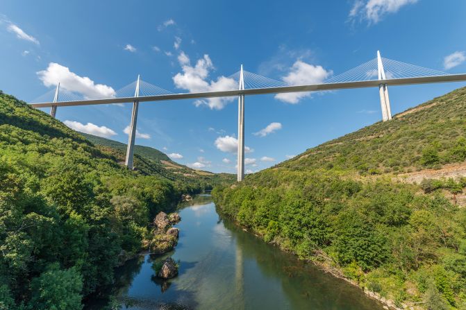 <strong>Up river:</strong> Today, visitors can take boat trips up the Tarn river, sailing under the viaduct.