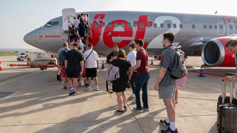 Защо всички в интернет изведнъж са толкова обсебени от празниците Jet2 