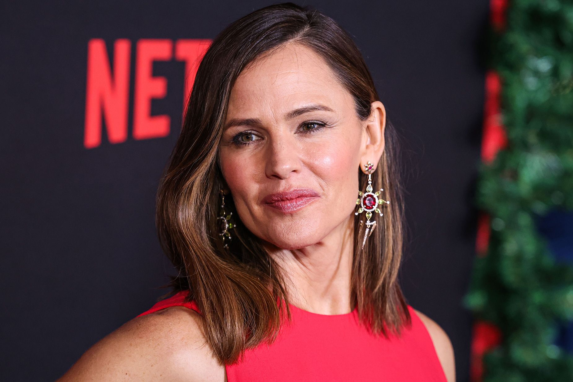 Jennifer Garner lets her kids experience 'benign neglect.' Here is why you  should, too