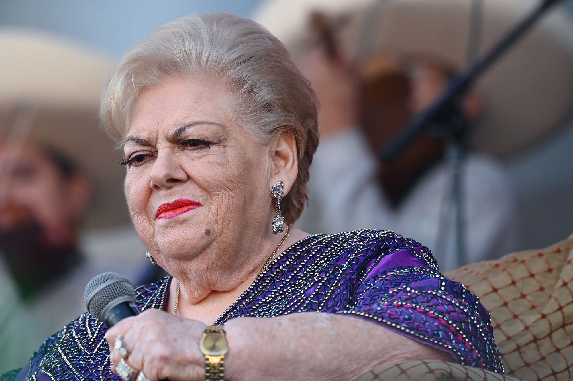 Paquita la del Barrio: the Mexican singer-songwriter dies at 77 | CNN