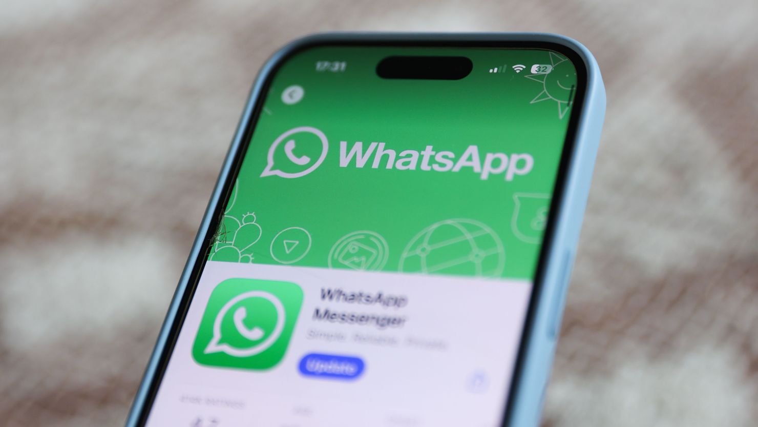 Iranian authorities have lifted a ban on the popular messaging platform WhatsApp, according to Iranian state media.