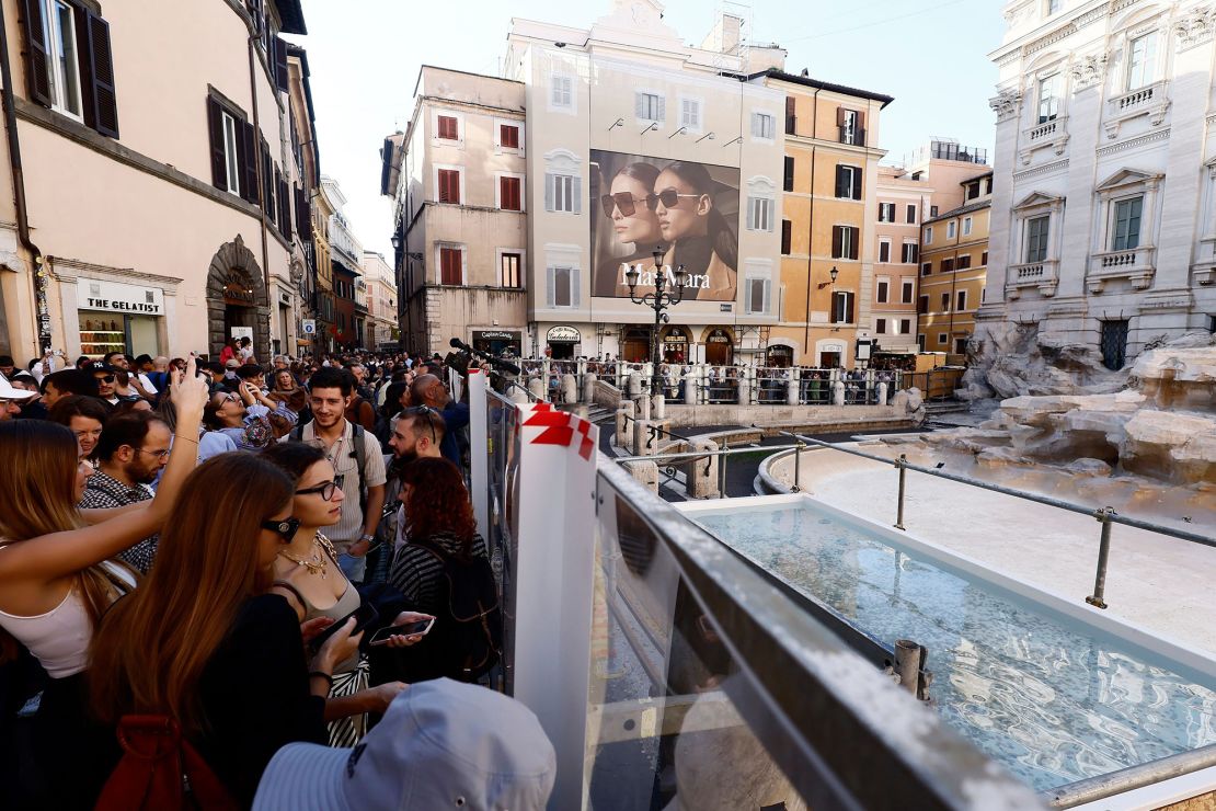 ‘The saddest factor I’ve observed in Italy’: Tiny Trevi Fountain stand-in pool attracts scorn | The Gentleman Report