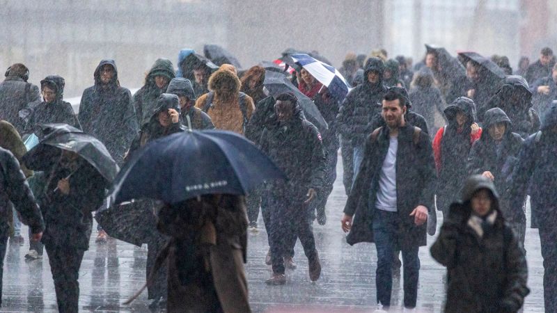 Storm Éowyn travel chaos: Cyclone lashes parts of UK and Ireland