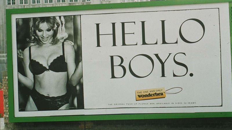 Помните ли, когато тези реклами на Wonderbra от 1990 г. шокираха света?