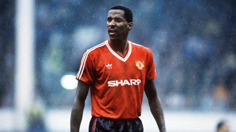 Mandatory Credit: Photo by Colorsport/Shutterstock (3120867a)
Viv Anderson (Man Utd) Everton v Manchester United 1987 / 88
Sport