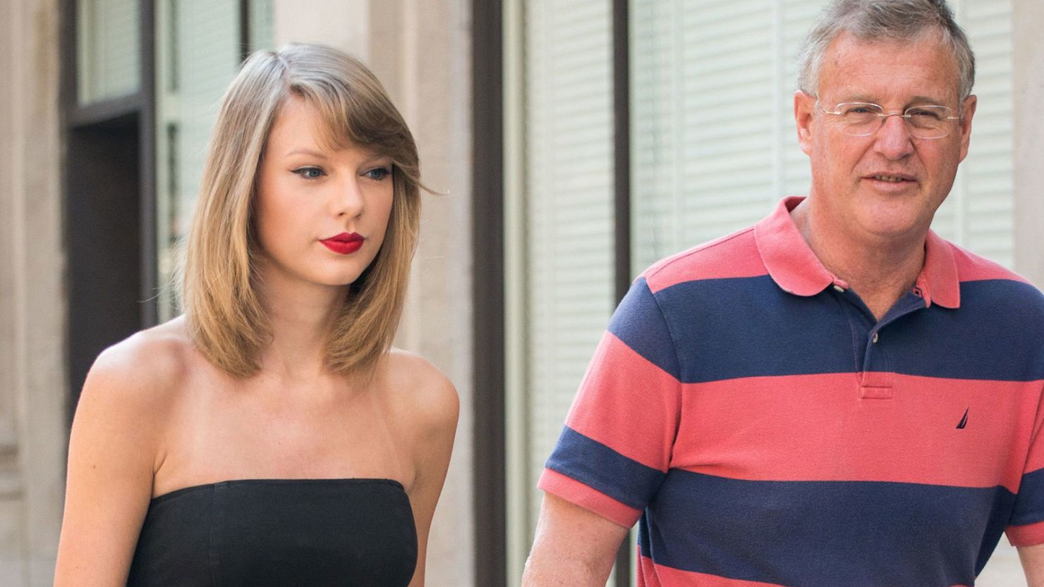 Swift and her father Scott as seen in New York.