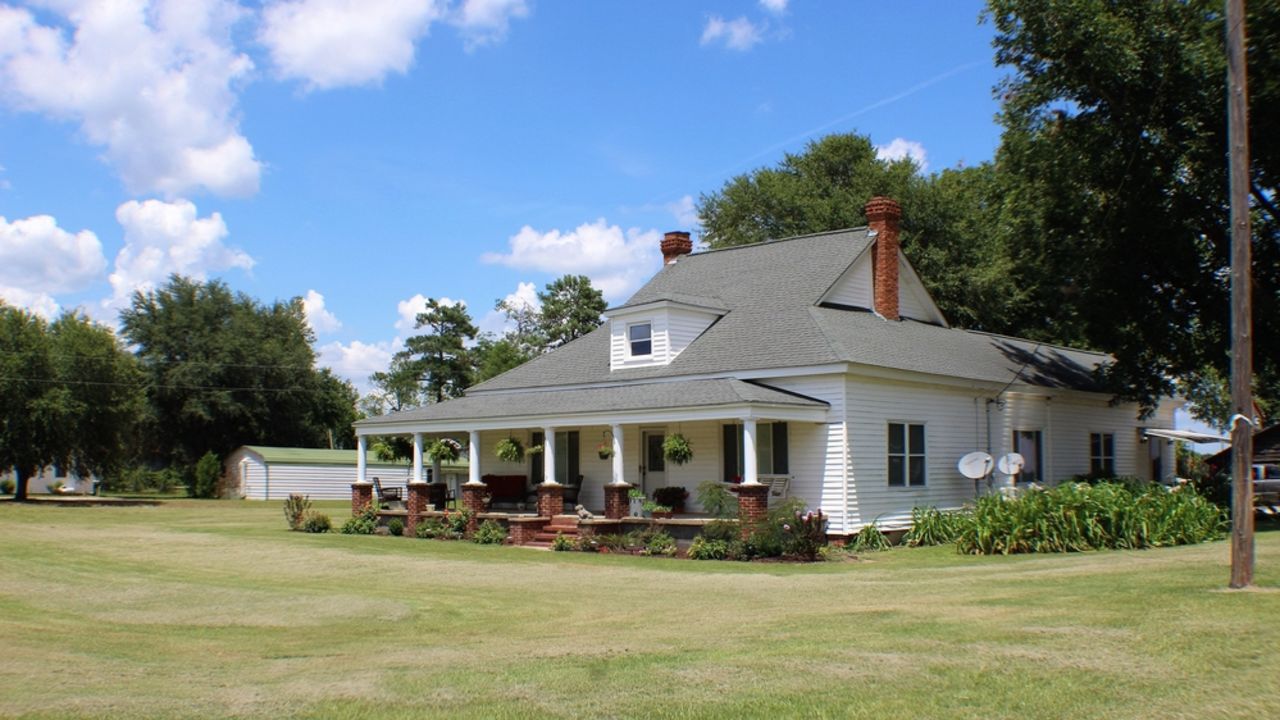 shutterstock_farm-house-rural-georgia-677467399.jpeg
