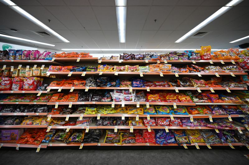 Walgreens is quickly following up on the success of its mango gummy with a new peelable banana gummy candy.