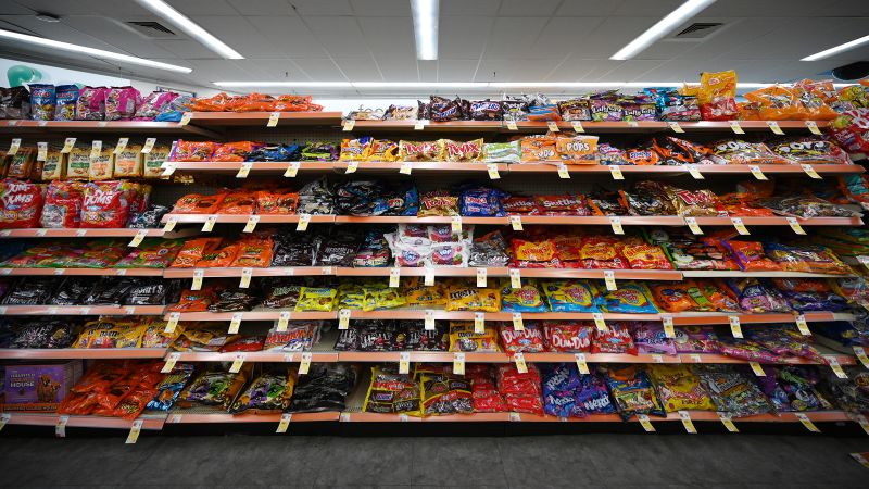 Walgreens има култови „белещи се“ бонбони, благодарение на лудостта на Tik Tok