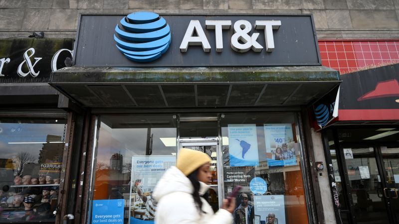 „Не можах да работя цял ден“: прекъсването на AT&T разочарова клиентите в движение