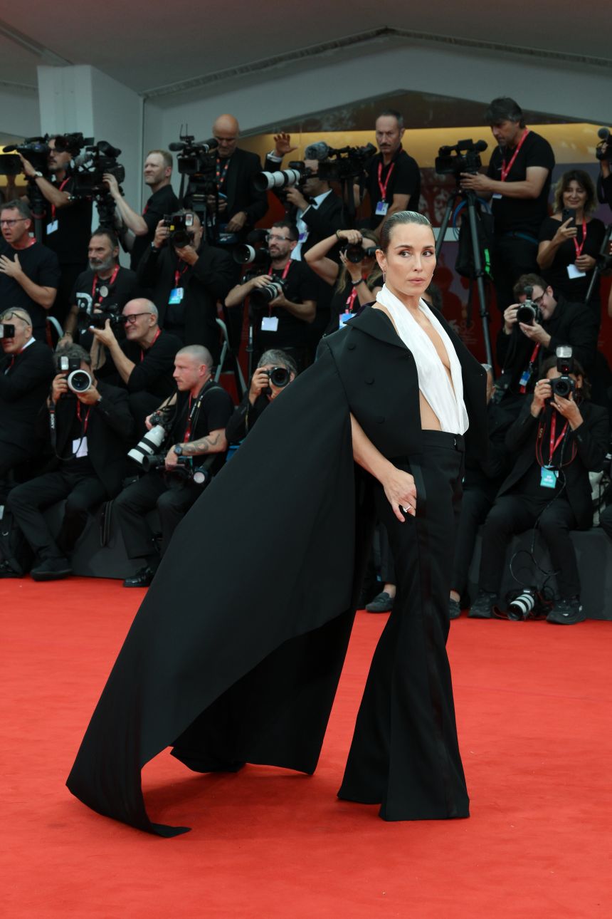 Noomi Rapace in McQueen.