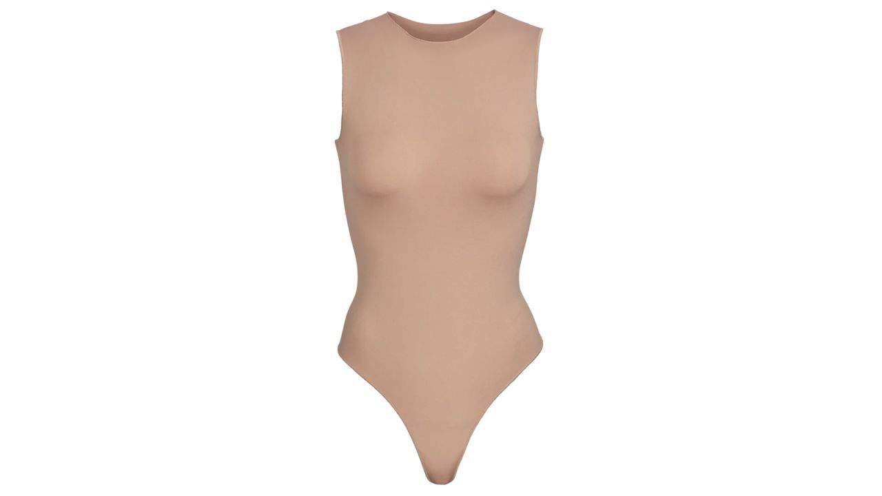 SKIMS on X: JUST DROPPED: LIGHT ESSENTIAL BODYSUITS Introducing new SKIMS  solutions you'll swear by: three all-new lightweight, second-skin fabric  bodysuits are here to keep you cool for summer and comfortable in