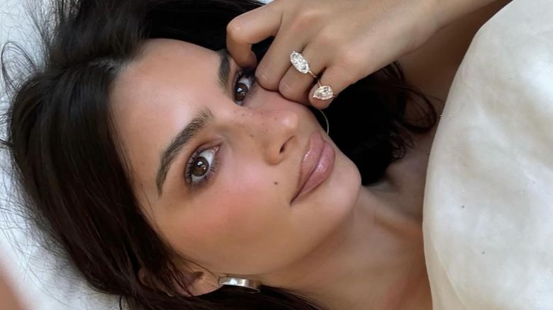 Emily Ratajkowski shows off her divorce rings in a photo shared to Instagram.