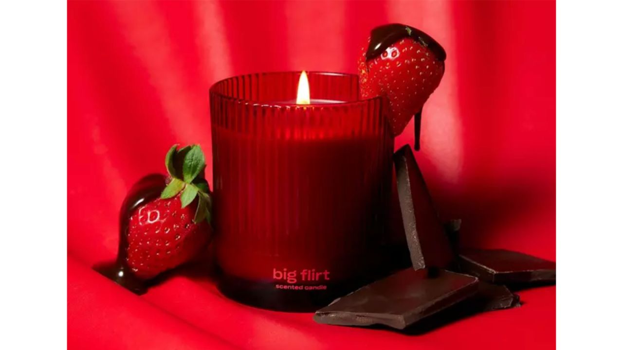 snif big flirt candle.jpg