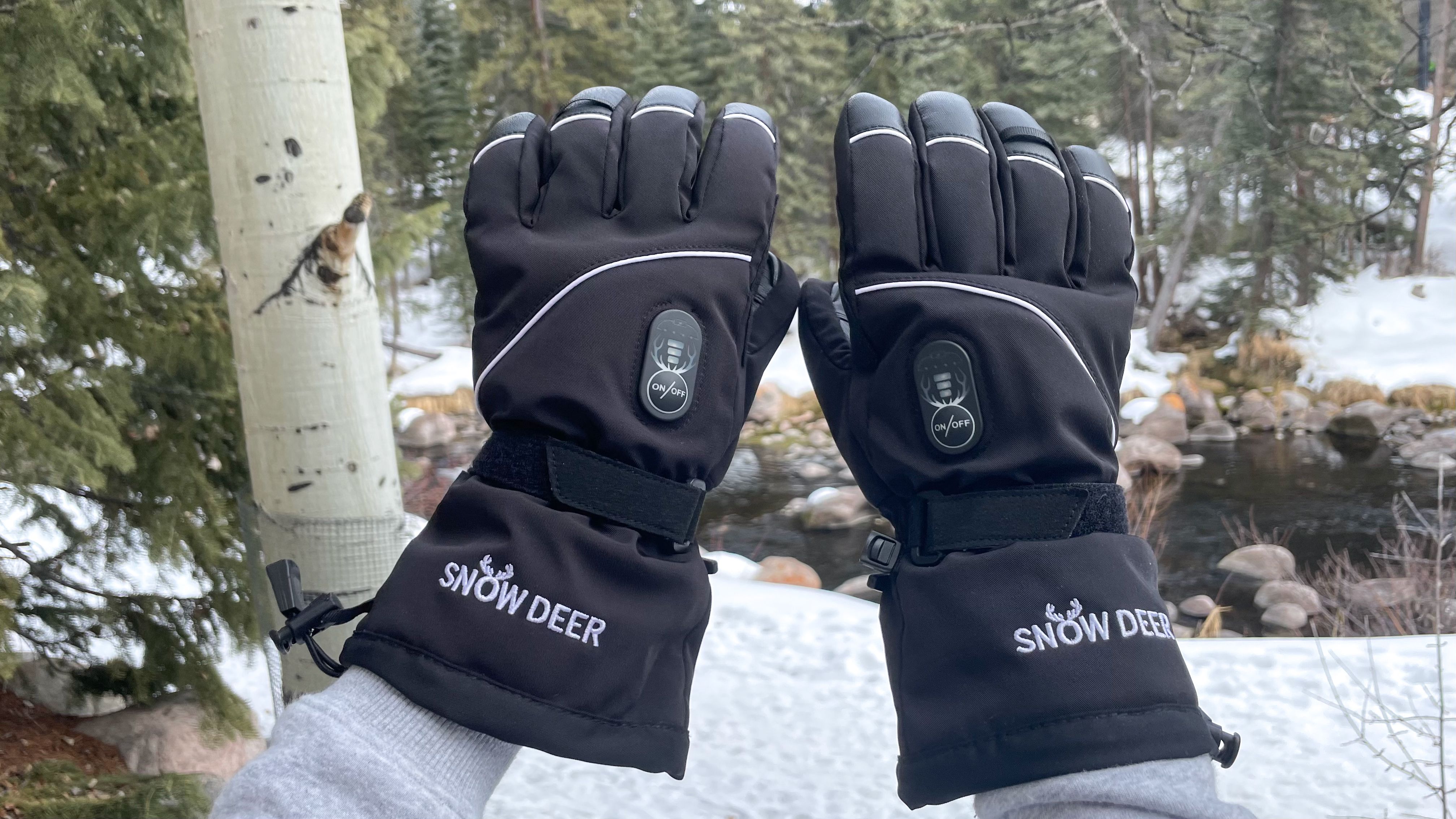 https://media.cnn.com/api/v1/images/stellar/prod/snow-deer-upgraded-heated-gloves-11-cnnu.jpg?c=original